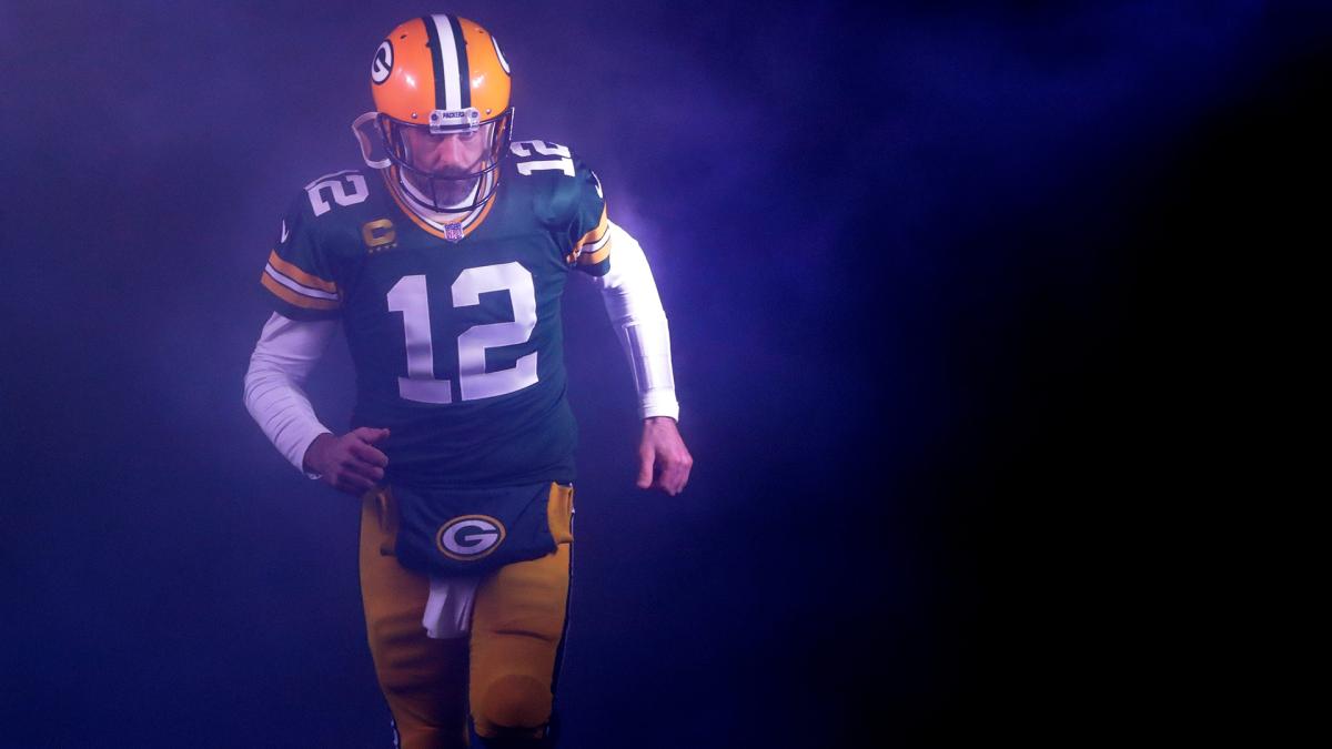 Green Bay Packers, quarterback Aaron Rodgers, tunnel, darkness, Lambeau Field